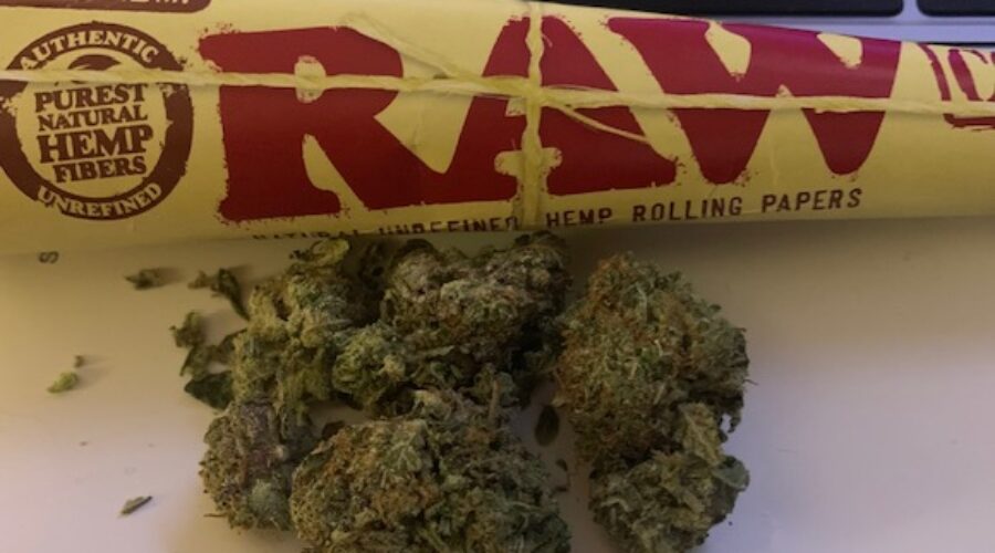 How to roll a Raw paper plane full of exotics?